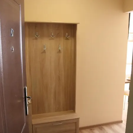 Roza Pustyni 아파트 츠르자노프